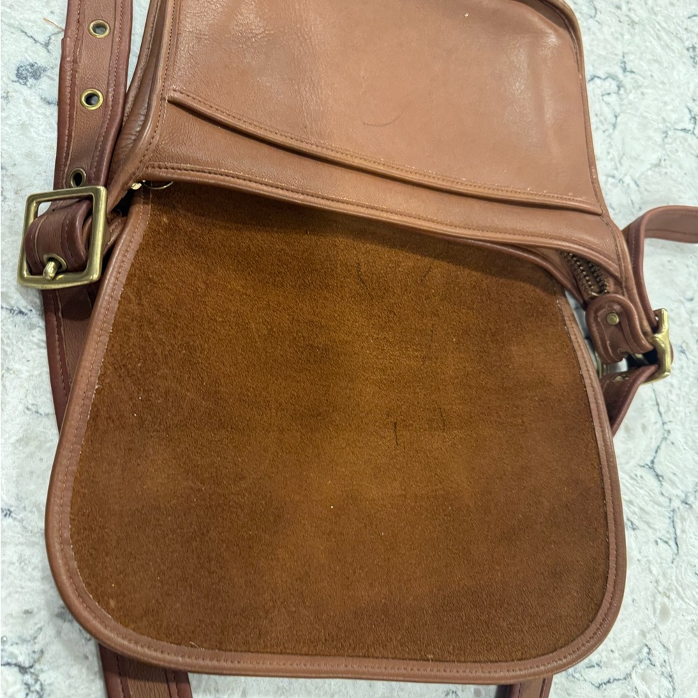 Vintage Coach 9951 Patricia Legacy British Tan Leather Messenger Shoulder Bag - Picture 11 of 15
